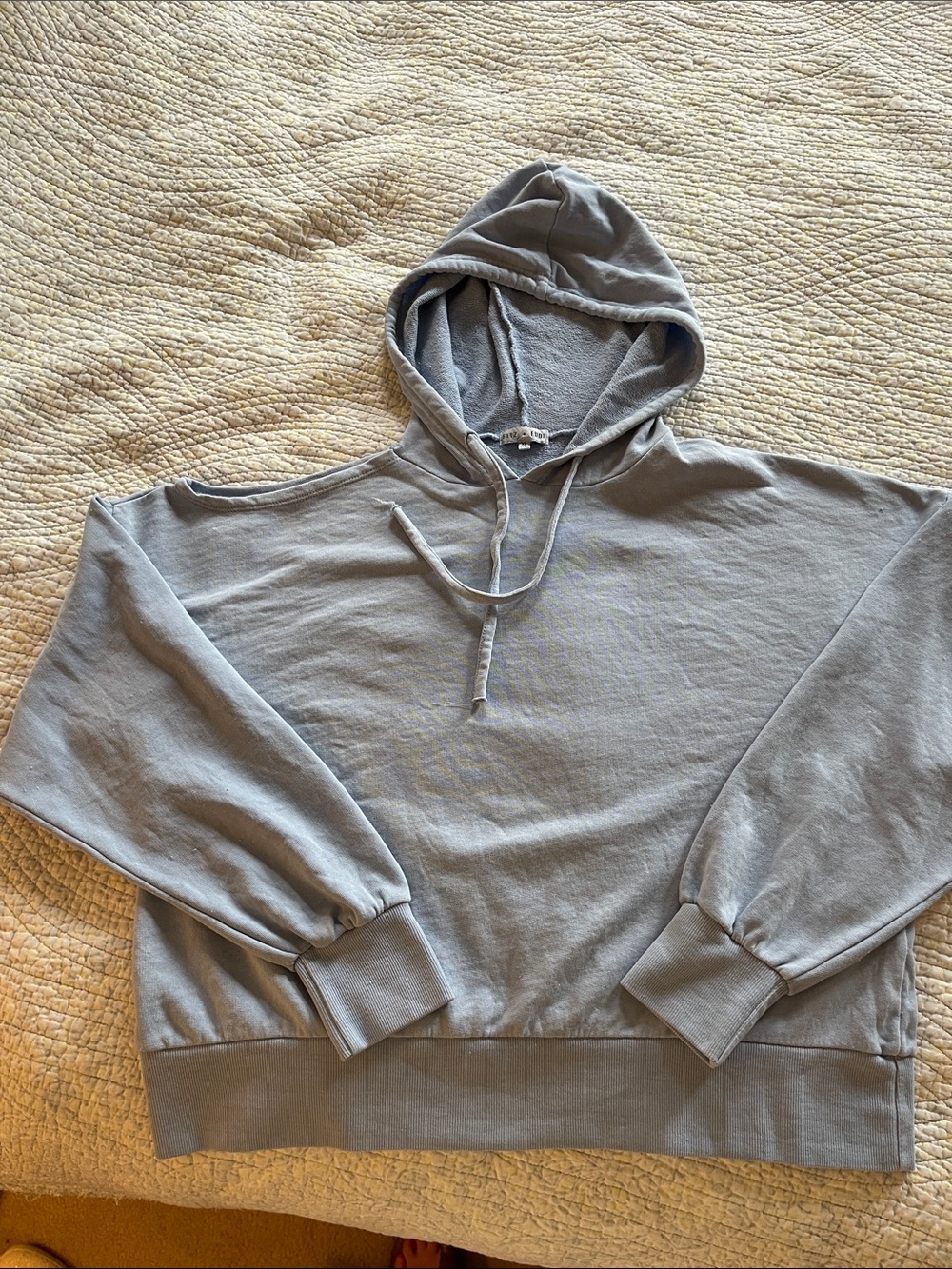 FITZ + EDDI
 cropped Hooded Pullover Sweatshirt open 
shoulder in Light Blue XL